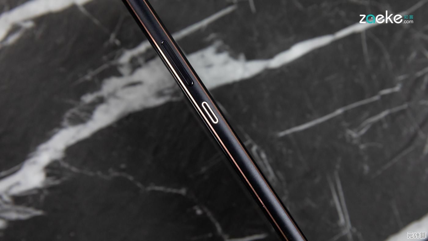 电脑屏幕闪烁问题全面排查指南：从硬件到软件的修复方案