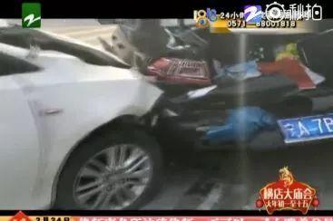 经典警车追逐模式还不够吸引你？极品飞车在线移动版》不来挑战一下？