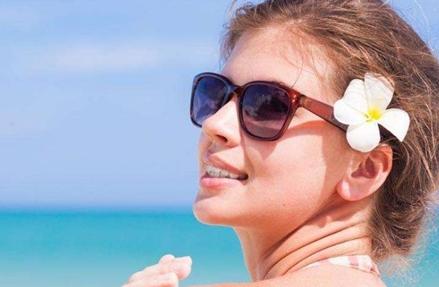 如何通过日常护肤步骤实现肌肤自然白皙透亮？