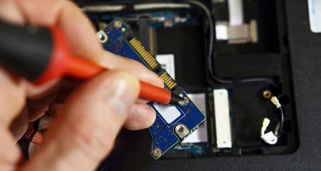 笔记本电脑漏电隐患需警惕,安全保障刻不容缓